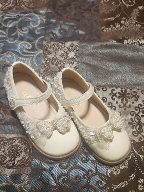 Girls Cream Mary Jane Shoes with Pearl Bow Accent